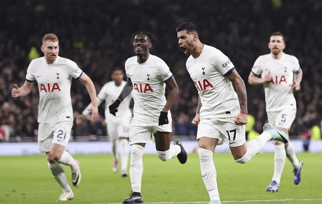 勒沃库森训练开放日;加时末段更衣室发声引欢呼;欧联在即;控场能力受关注的简单介绍 勒沃库森训练开放日;加时末段更衣室发声引欢呼;欧联在即;控场能力受关注的简单介绍